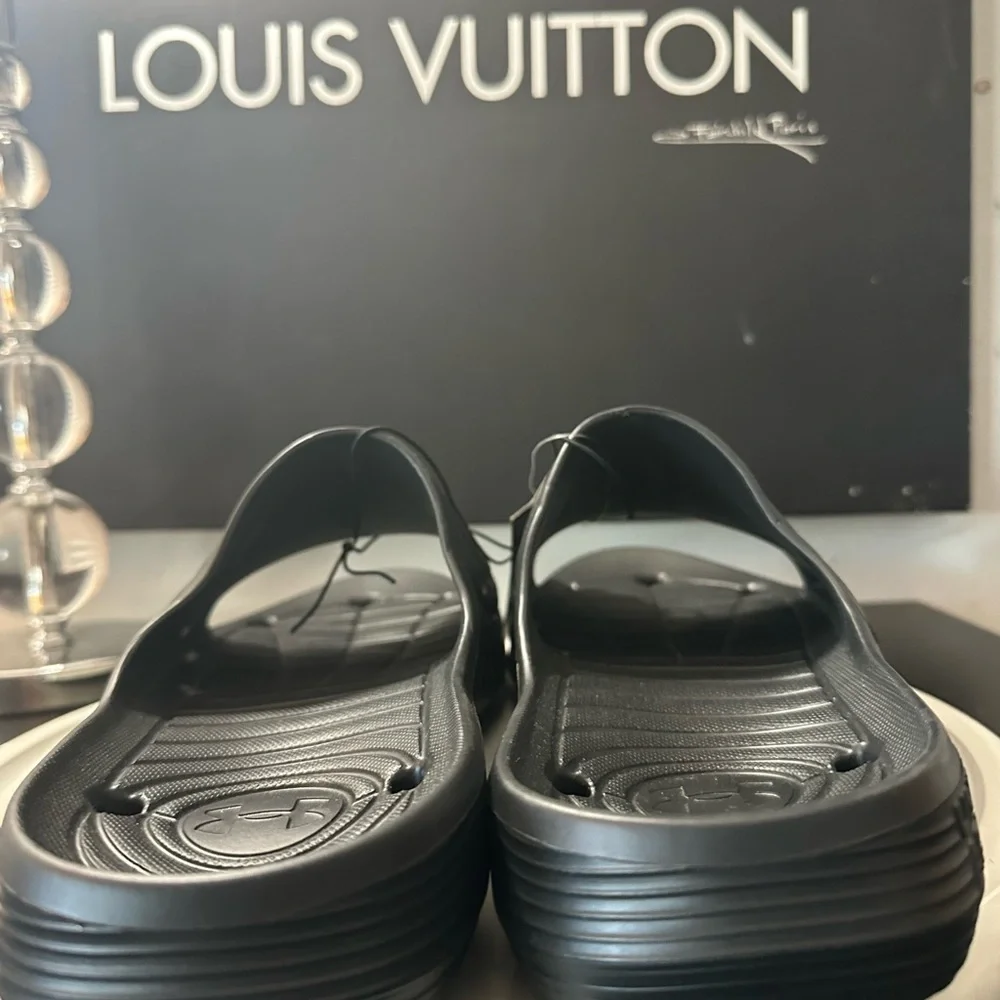 🆕Under Armour Locker IV Slides